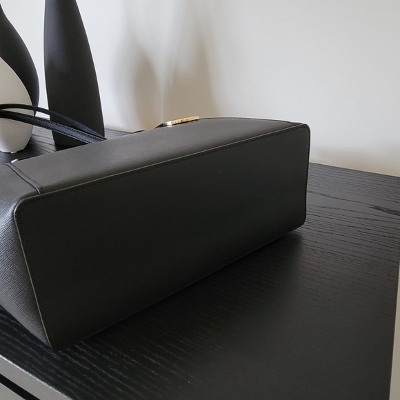 Michael Kors satchel - Picture 11 of 14